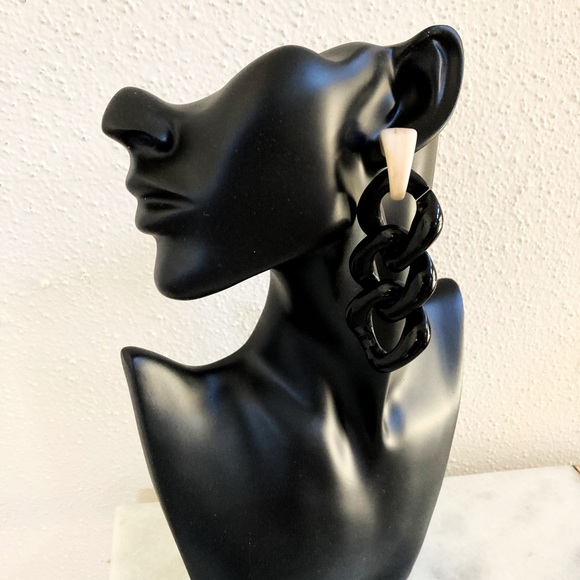 NEW! Oversized Black/Beige Chain Earrings ⛓ - Picture 2 of 3